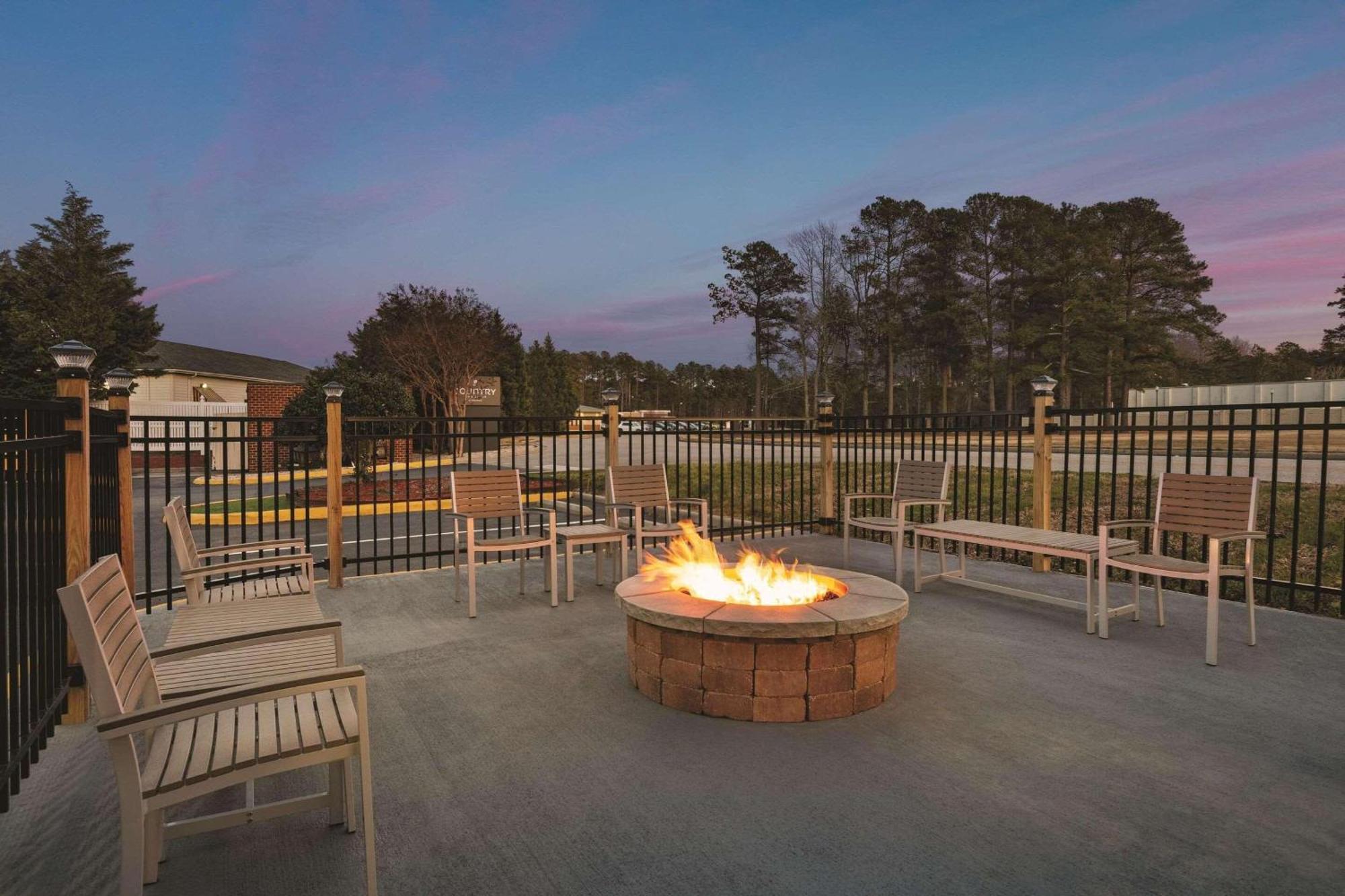 Country Inn & Suites By Radisson, Petersburg, Va Exterior foto